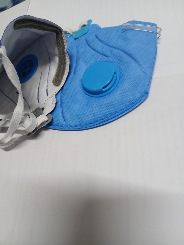 Mask FFP2 سوپاپدار با گوشواره مخصوص گردوغبار و مصارف آرایشی و صنعتی